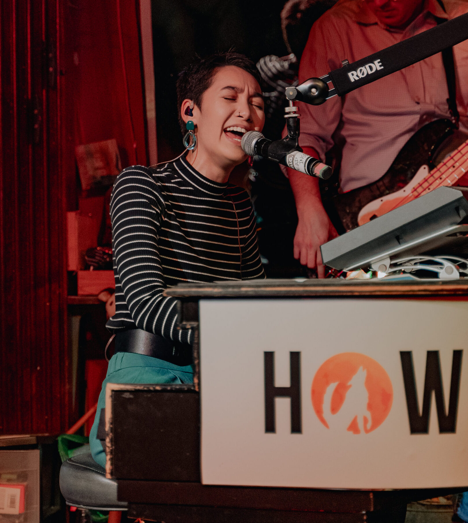 Girl singer on the piano
