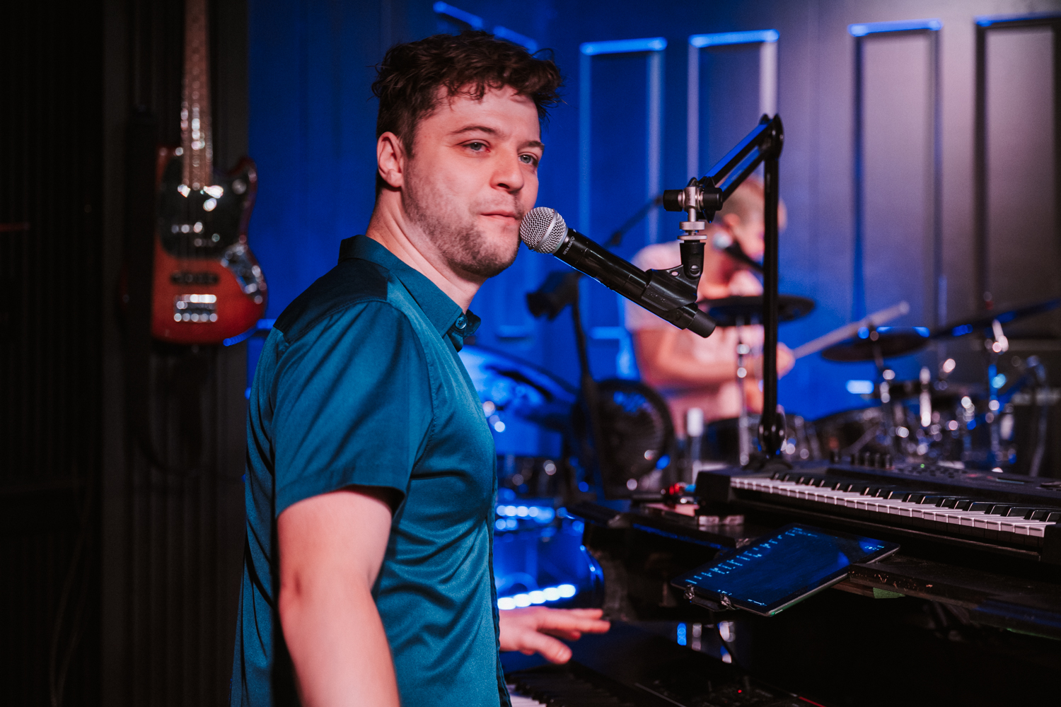 Male Singer at Howl indy